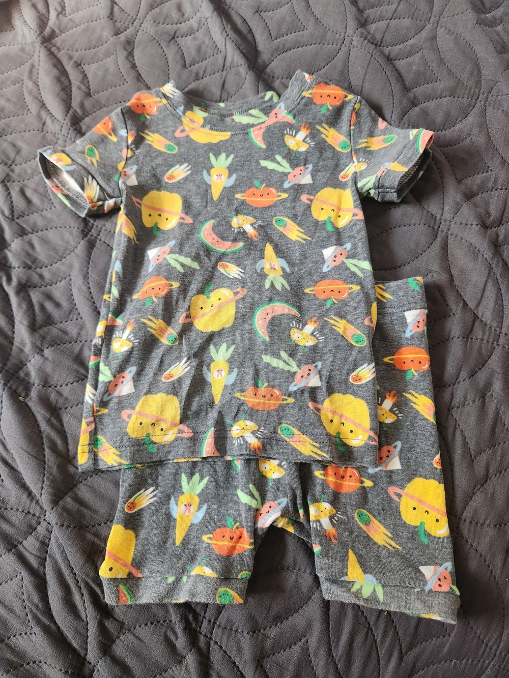 2T Old Navy Fruit Planets Pajama